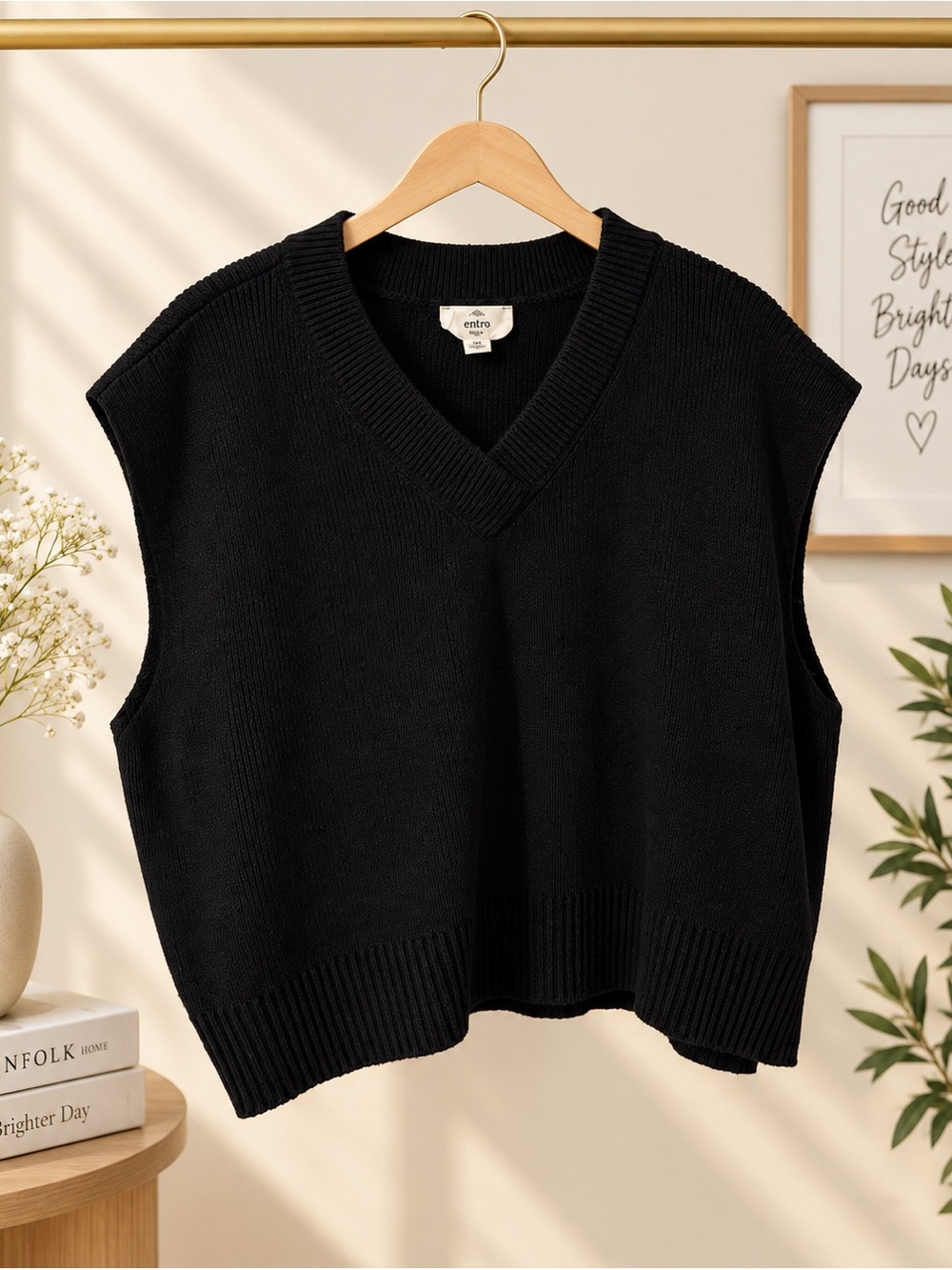 ENTRO Black Sleeveless V-Neck Knit Sweater Vest